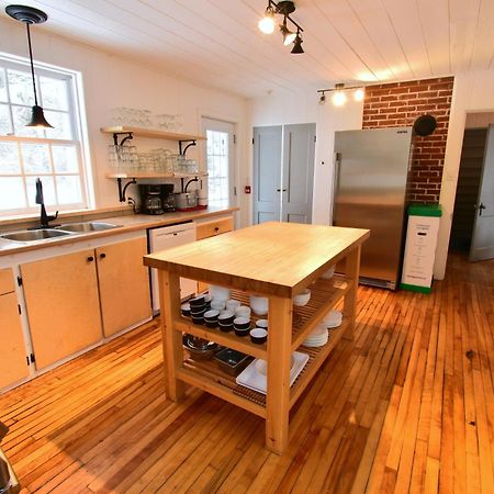 Le Partage Lodge: Destination Plein Air Et Sociale Val-Morin 外观 照片